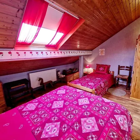 Сasa de vacaciones Maison Charmante Avec Jardin A - Vue Sur Montagnes *