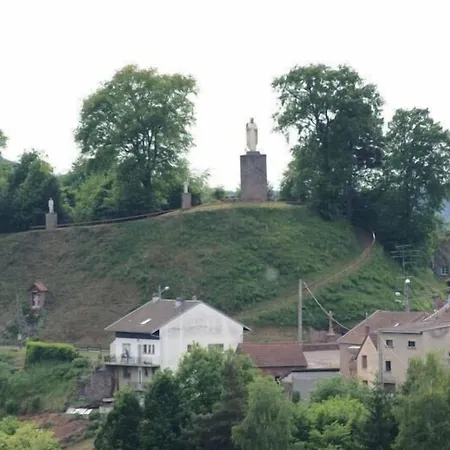 Maison Charmante Avec Jardin A - Vue Sur Montagnes